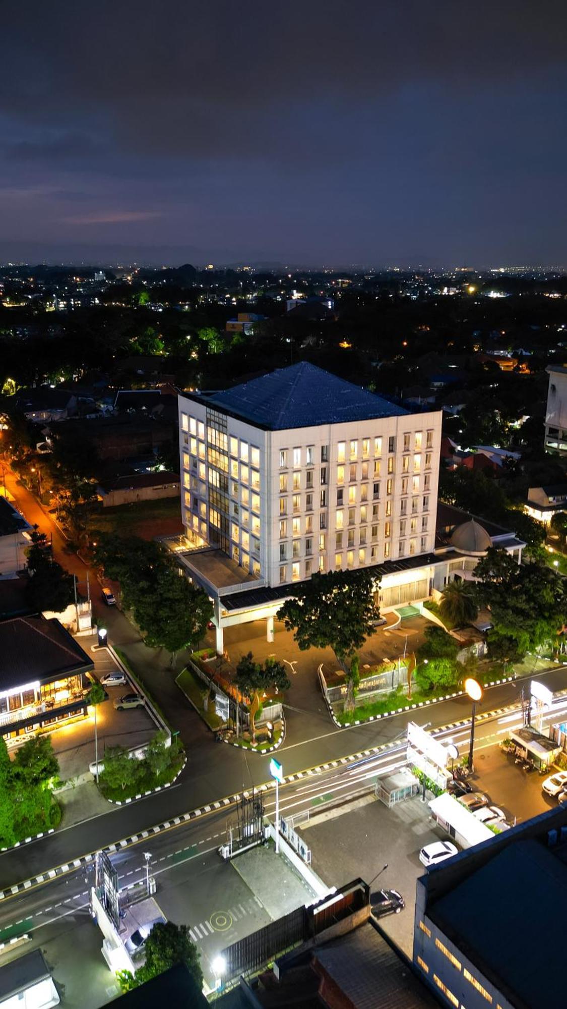 Royal Padjadjaran Hotel Bogor Esterno foto