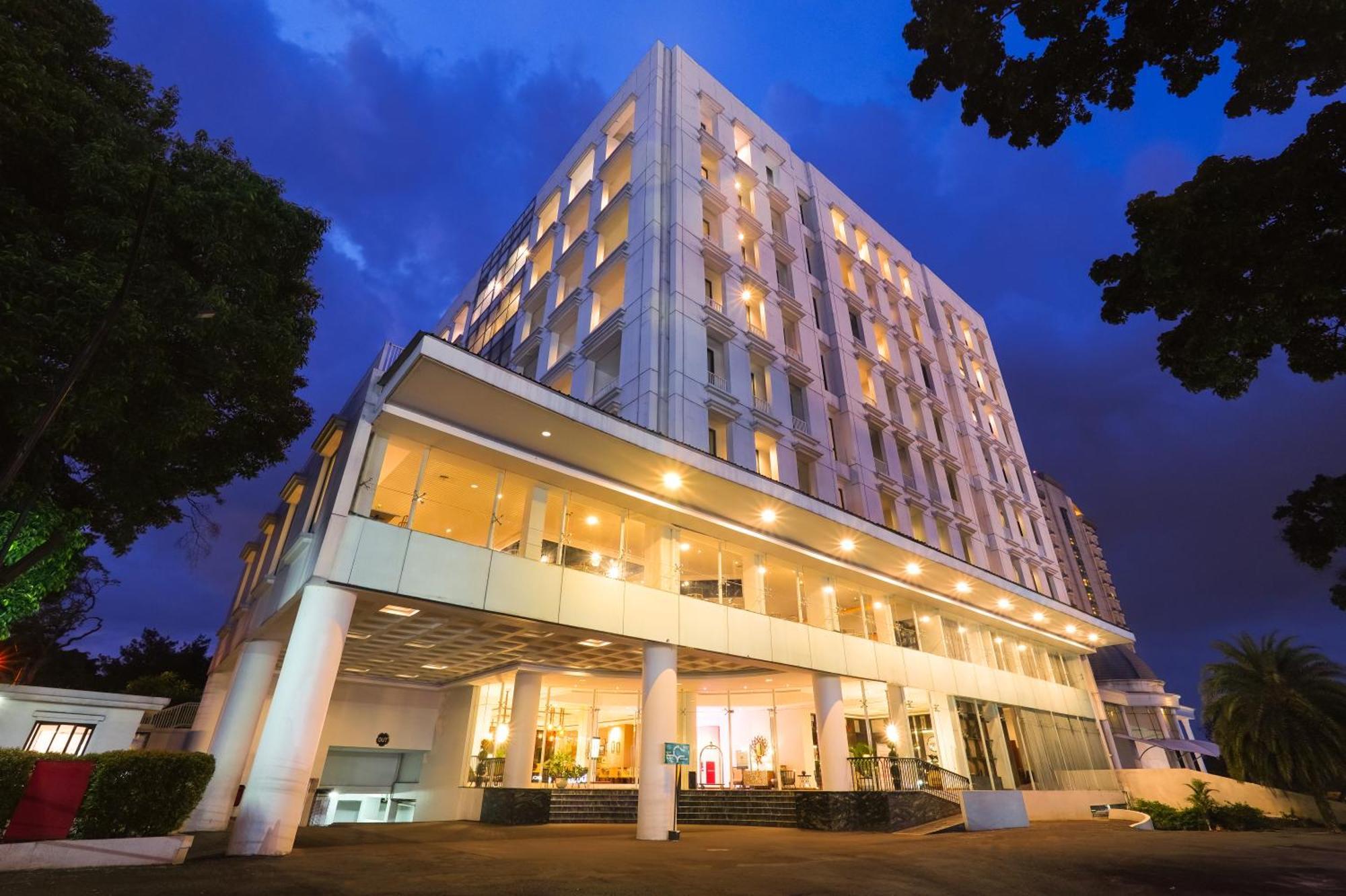 Royal Padjadjaran Hotel Bogor Esterno foto