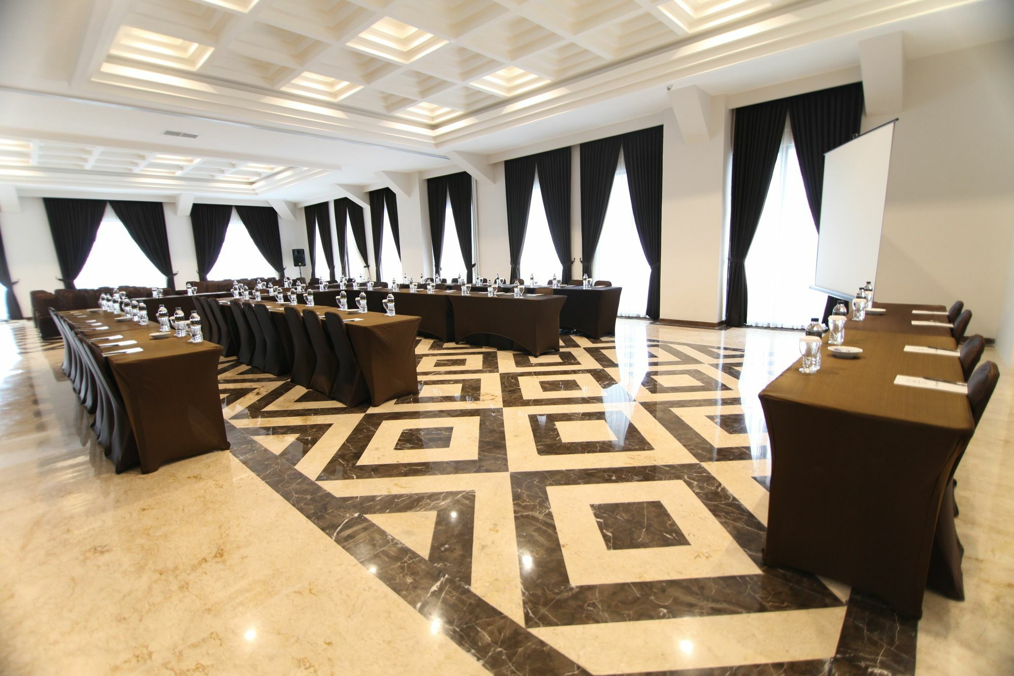 Royal Padjadjaran Hotel Bogor Esterno foto